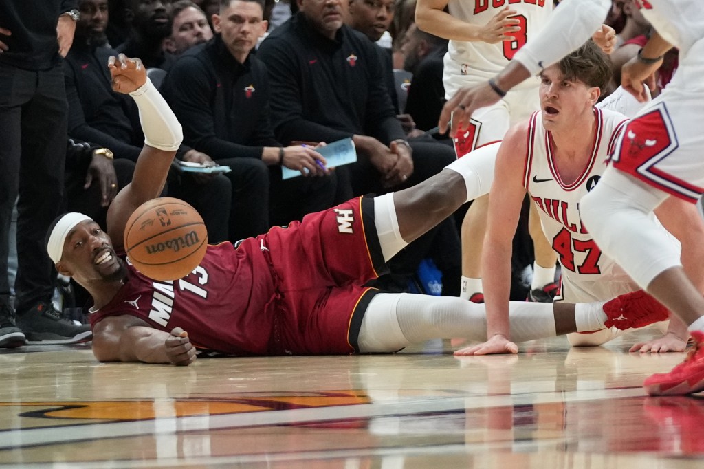 Chicago Bulls sit out regulars, still push past Miami Heat