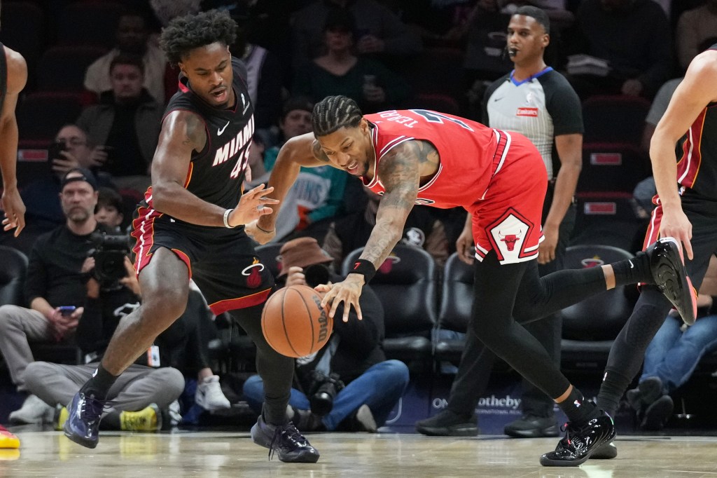 Miami Heat this time take care of business vs. Chicago Bulls