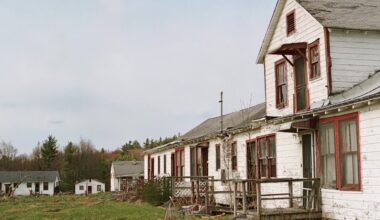 New exhibit examines the remains of America’s Jewish vacationland