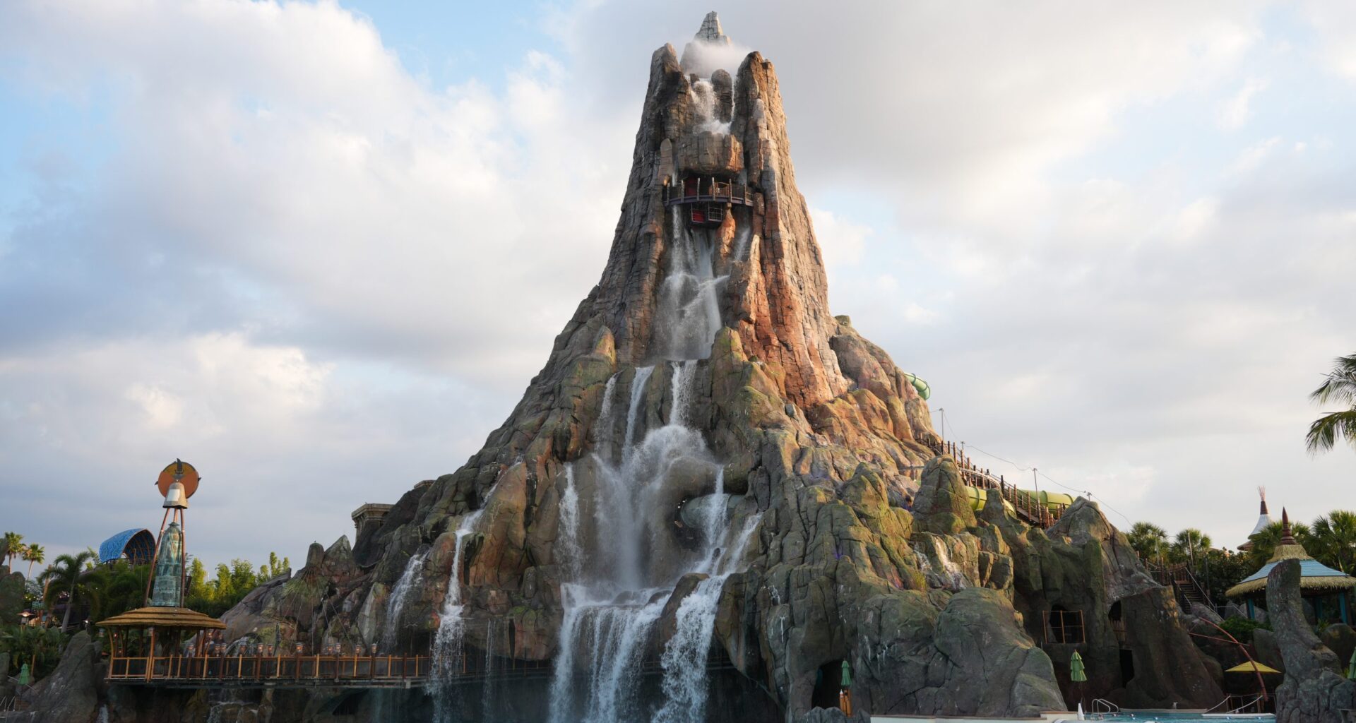 Volcano Bay at Universal Orlando to go cashless starting Feb 25 – Inside Universal