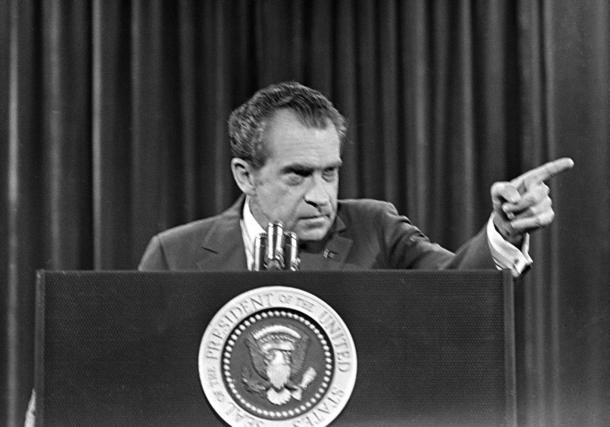 U.S. PRESIDENTIAL POLITICIAN REPUBLICAN POINTING GESTURING PODIUM SEAL User Upload...