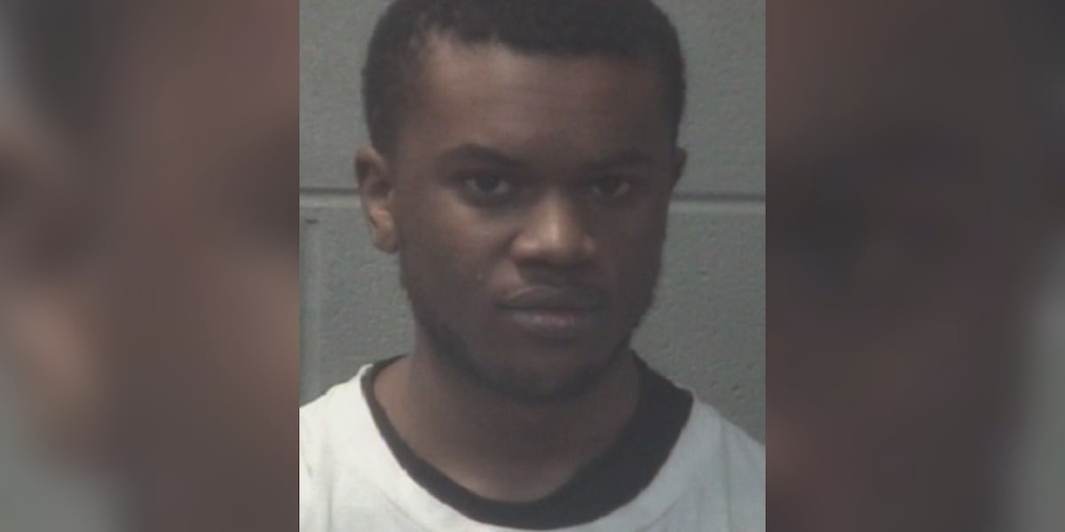 Rape suspect charged after exposing himself to teenagers at Jacksonville Cook Out