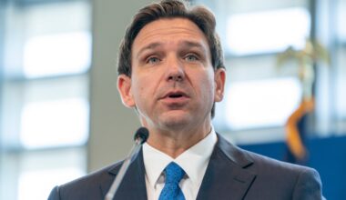 Petition aims to halt DeSantis' redistricting session