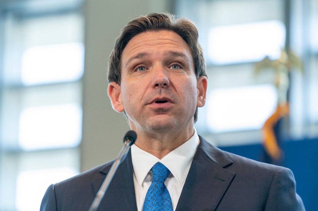 Petition aims to halt DeSantis' redistricting session