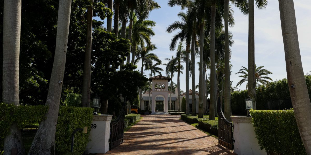 Inside Miami’s billionaire bunker, the island home of Jeff Bezos, Mark Zuckerberg, and the .01%