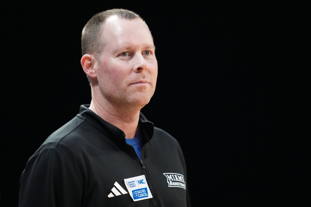 Miami (OH) coach Travis Steele during a basketball game.