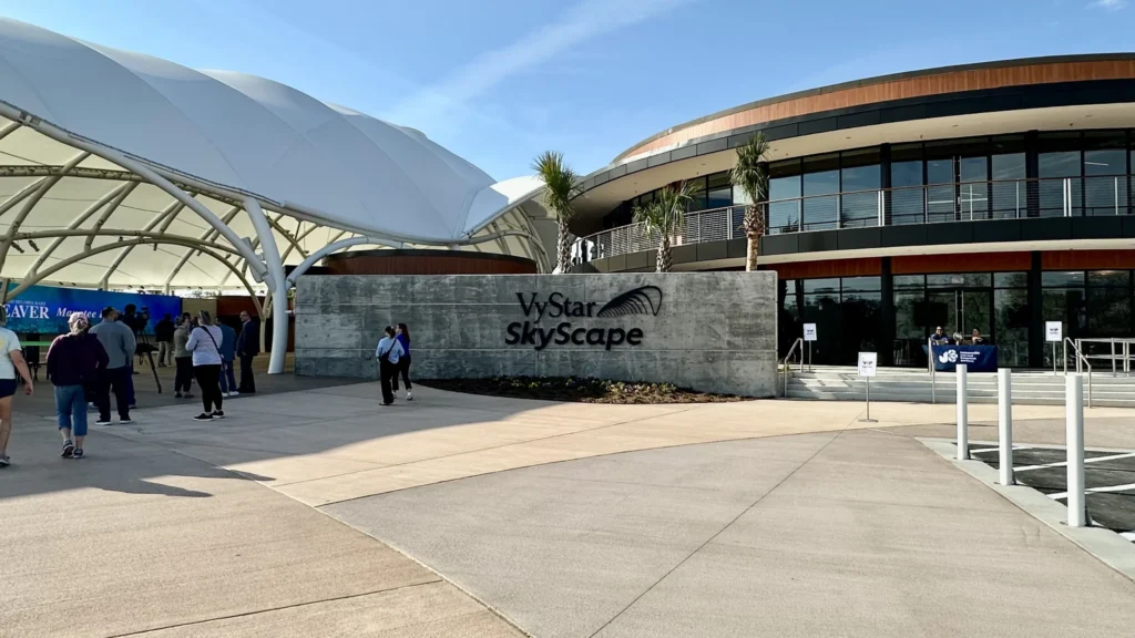Grand new entrance puts you into the Jacksonville zoo