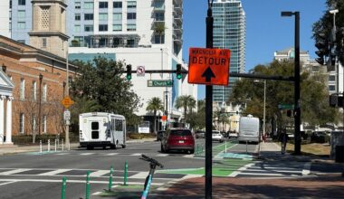 A detour sign on Rosalind Avenue warns of a detour ahead at Magnolia Avenue as crews transform Magnolia into a two-way street. (Spectrum News/Keith Landry)