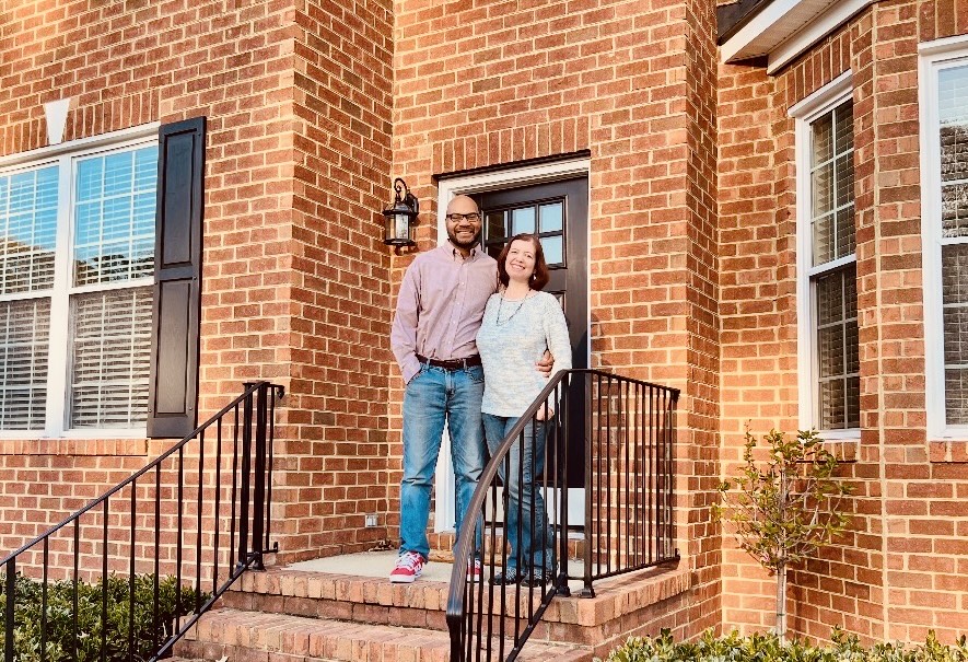 Couple starts new Williamsburg ride sharing service; Mardi Gras in The Edge District – Daily Press