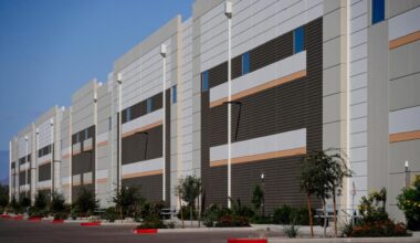 ICE begins to purchase warehouses, but some owners are backing out of deals – Orlando Sentinel