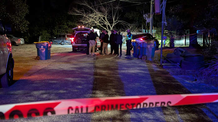 Man spotted for 2nd time in stolen car fatally shot by 2 officers during foot chase after he pulled out handgun: JSO
