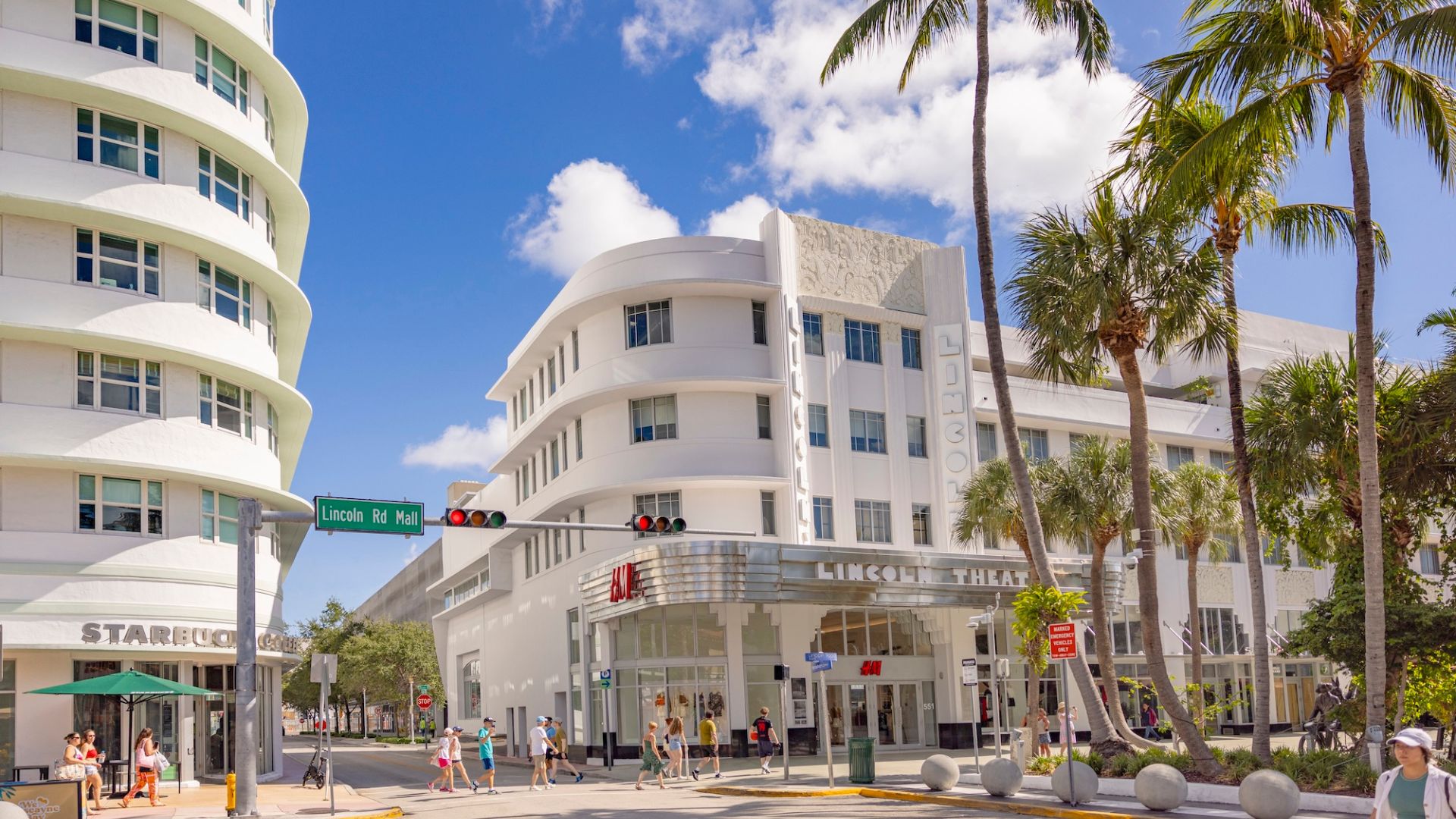 Photo of Lincoln Road in Miami Beach
