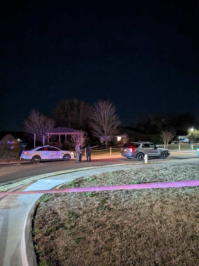 2 people shot, taken to hospital following shooting in Oceanway neighborhood: police