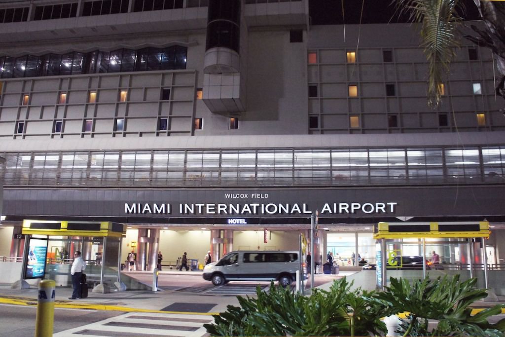 Historic cold disrupts flights at Miami, Fort Lauderdale airports