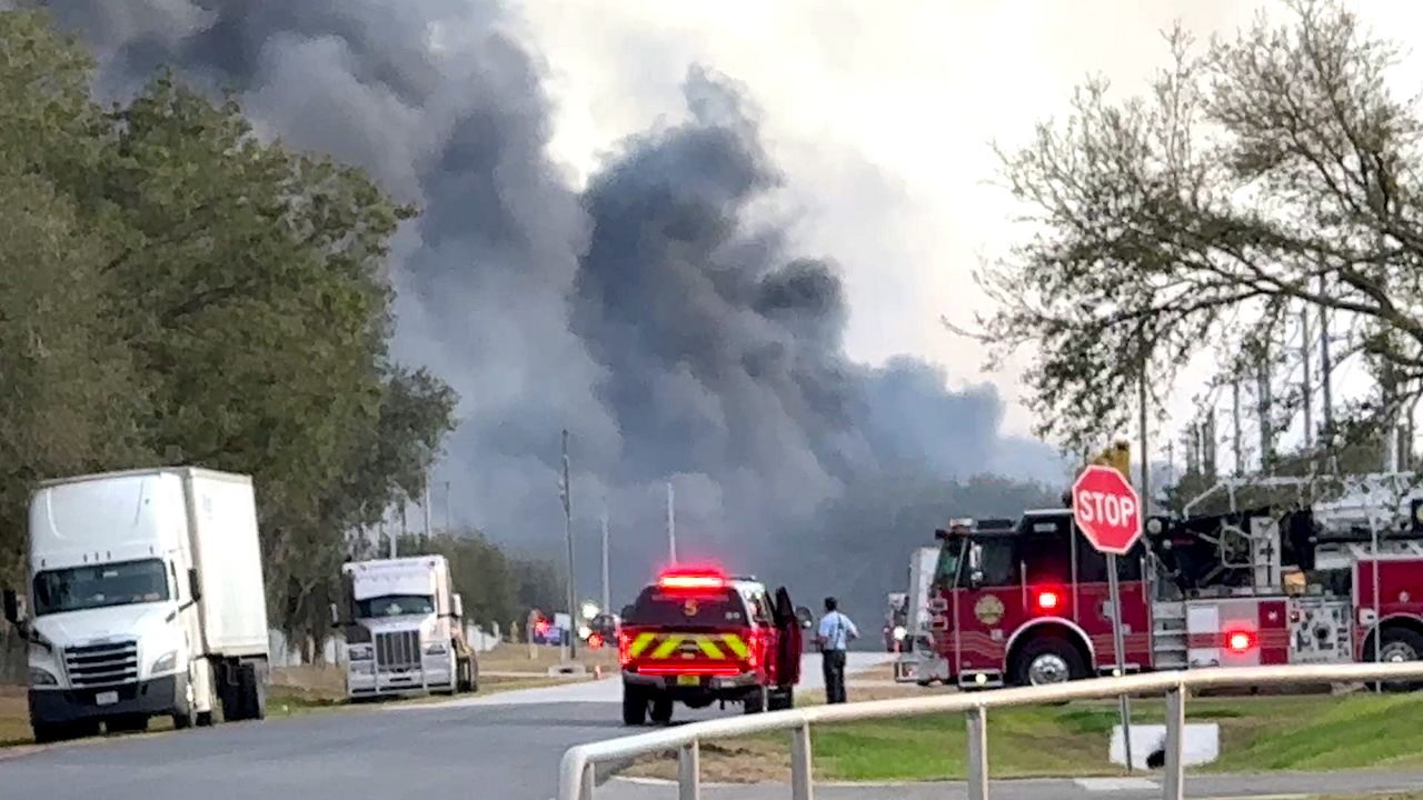 Brush fire sends. thick smoke around Osceola County