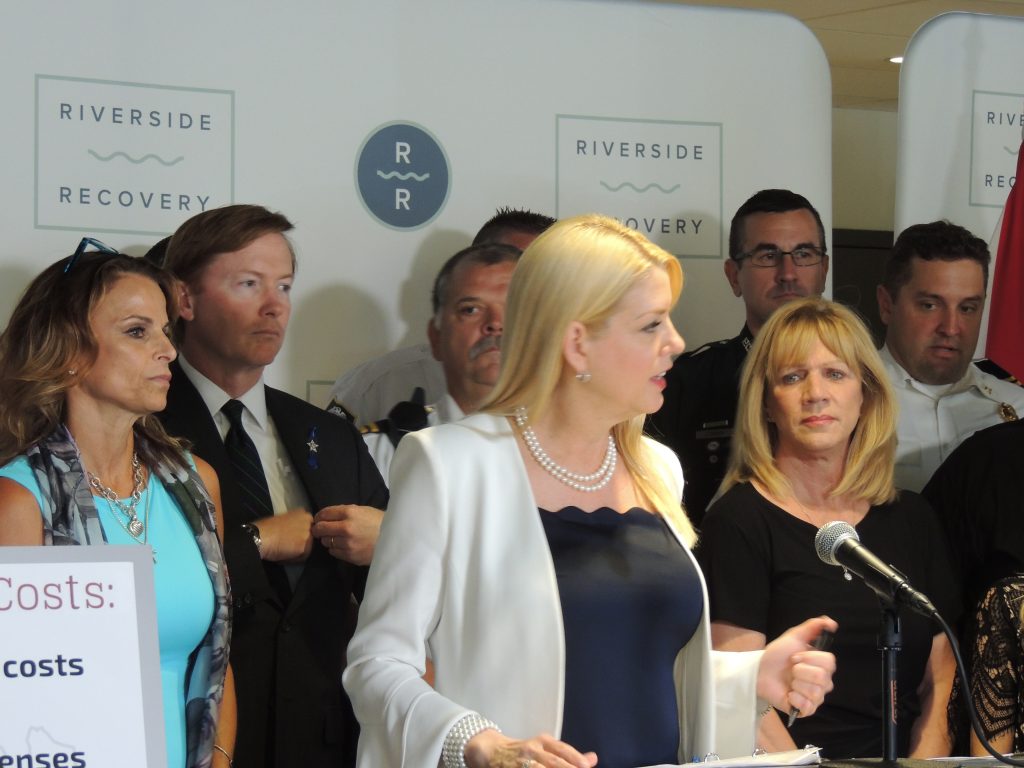 Stetson Law alumni sign letter to denounce AG Pam Bondi