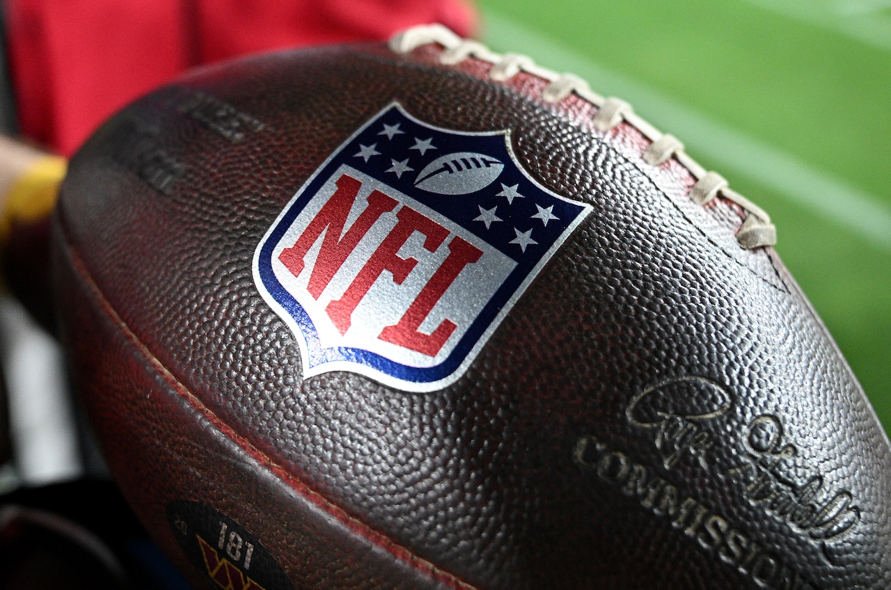 Jaguars' Travis Hunter's role will change: ‘Looks kinda bad...’