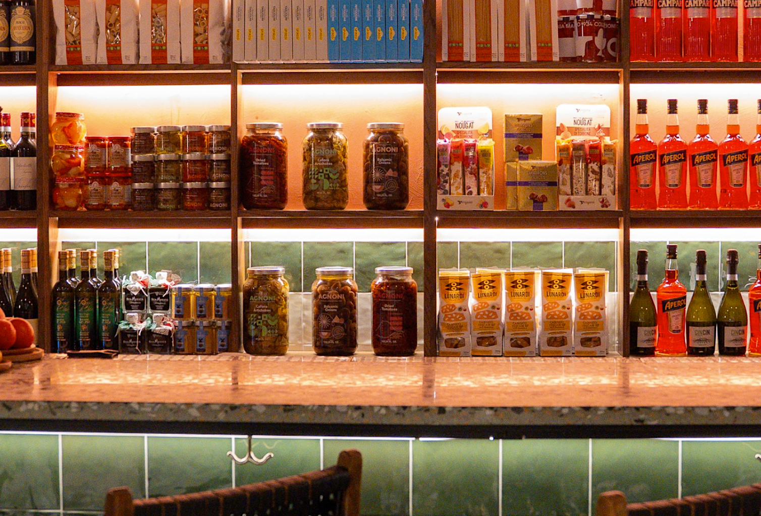 New Italian Wine Bar Opens at CocoWalk in Coconut Grove