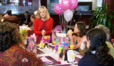 Roses are red, violets are blue, it’s Galentine’s Day, what will USFSP student do?  – The Crow's Nest