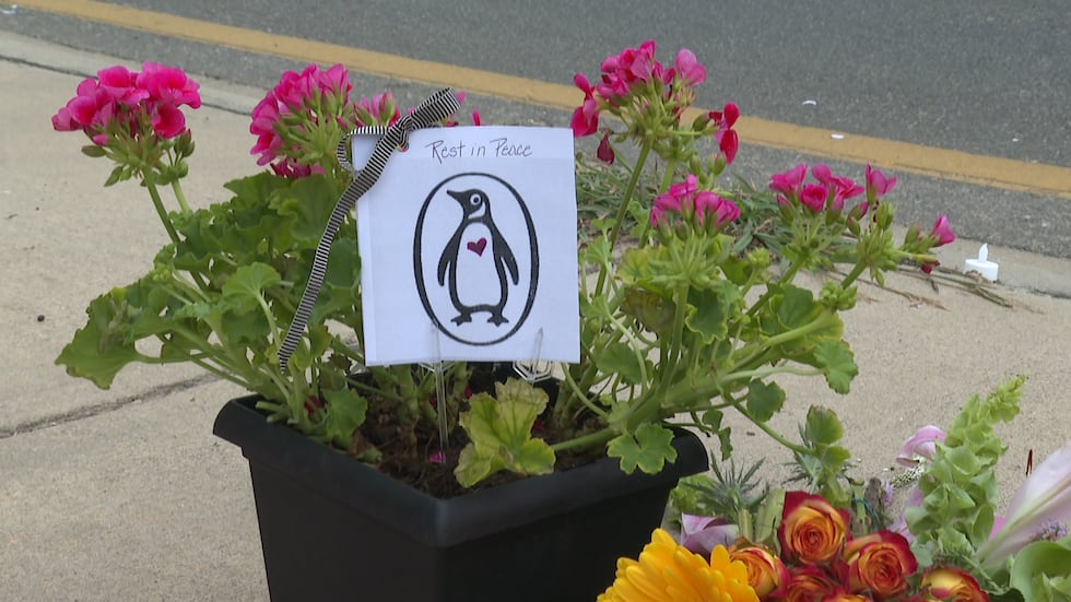 One mom, whos child knew Sims, left an image of a penguin because she know Sims liked them.