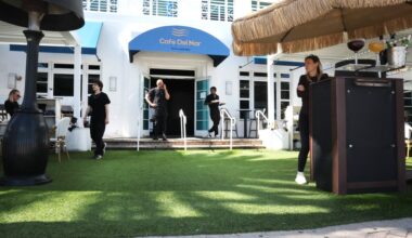 Will Fort Lauderdale let restaurant keep its artificial turf?