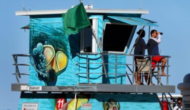 Fort Lauderdale expands its colorful lifeguard tower fleet