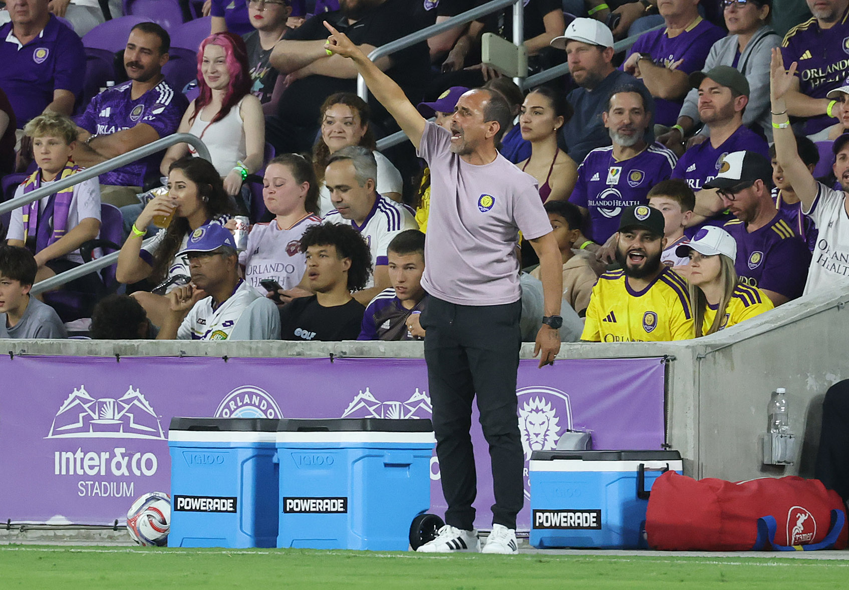 Orlando head coach Oscar Pareja points during the New York...