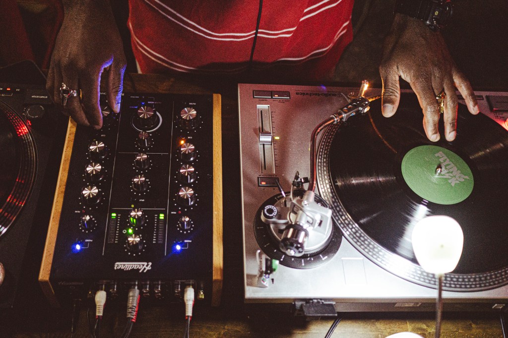 Pop-up Bōshi Bar steams up Smoke & Donuts ... with ramen!