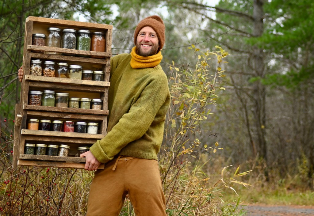 Activist foraging for his food for a year, stops in Orlando