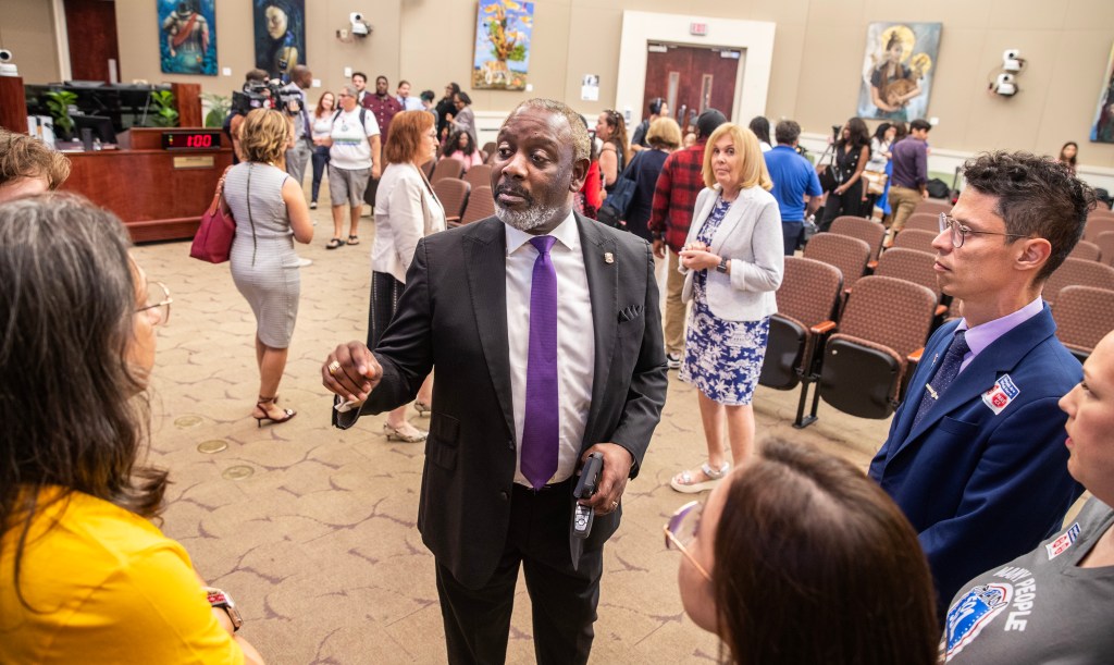 Jerry Demings extends deadline for U.S. Marshals in cost dispute over jail detainees – Orlando Sentinel