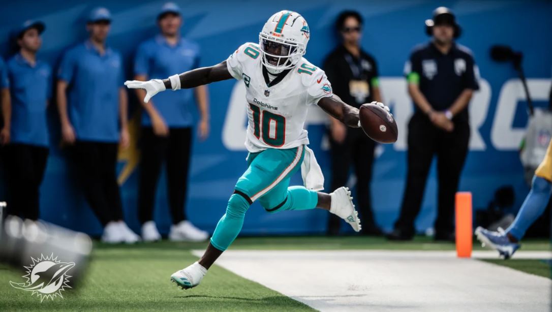 Dolphins releasing star receiver Tyreek Hill in major roster cuts - WSVN 7News | Miami News, Weather, Sports