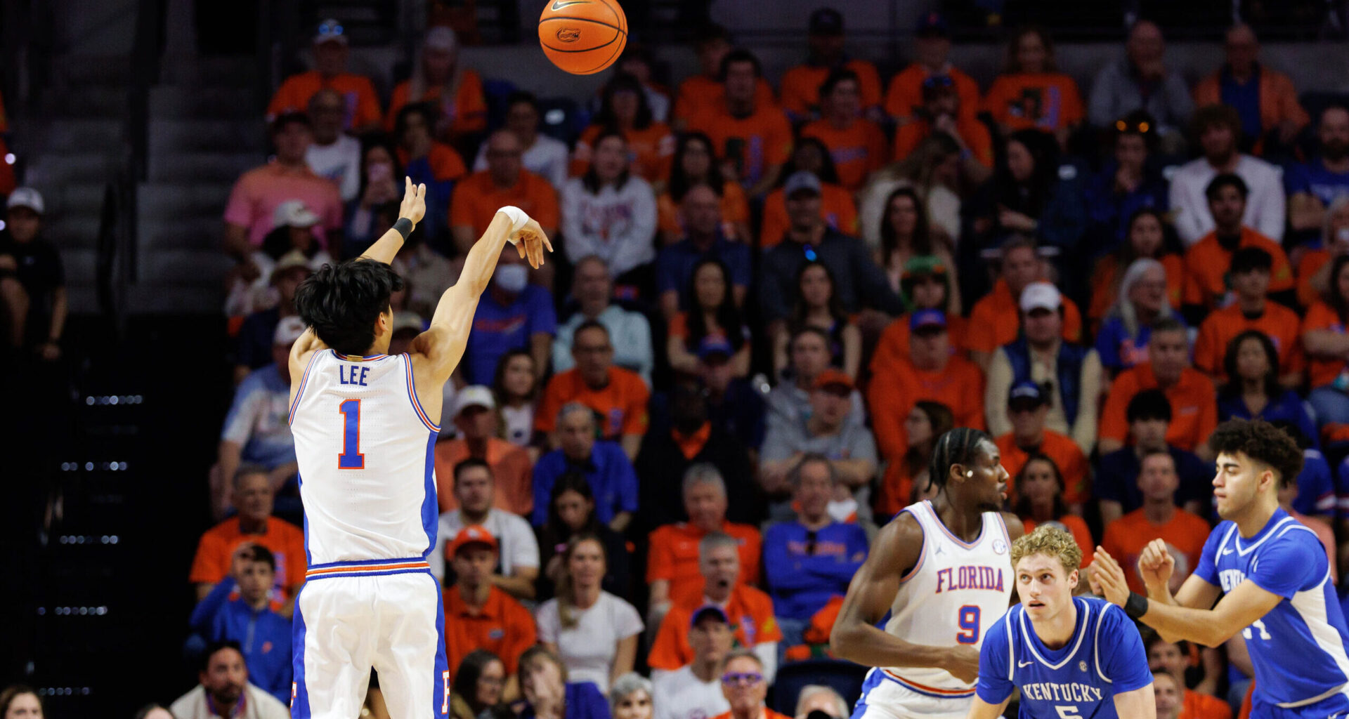 Florida outlasts Kentucky, Denzel Aberdeen to maintain first place in SEC