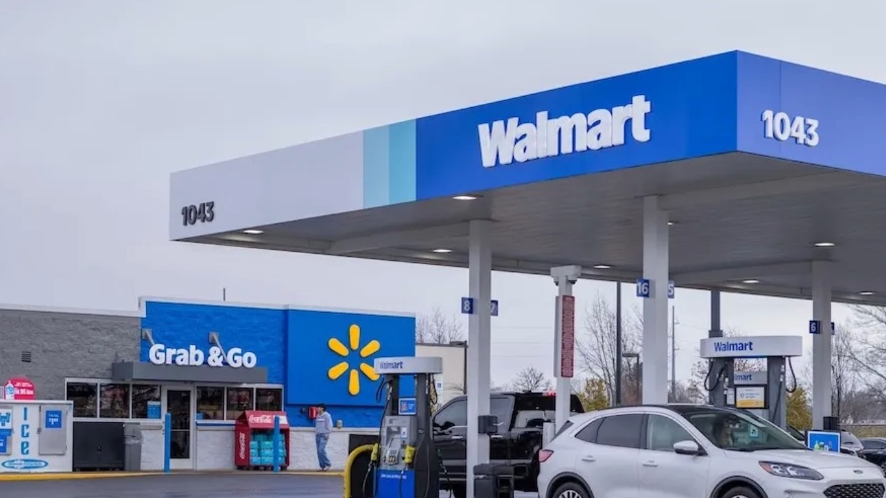 Walmart plans eight-pump fuel station in South Tampa