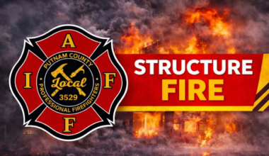 Putnam County Fire Rescue responds to house fire that spread to nearby trees, cars