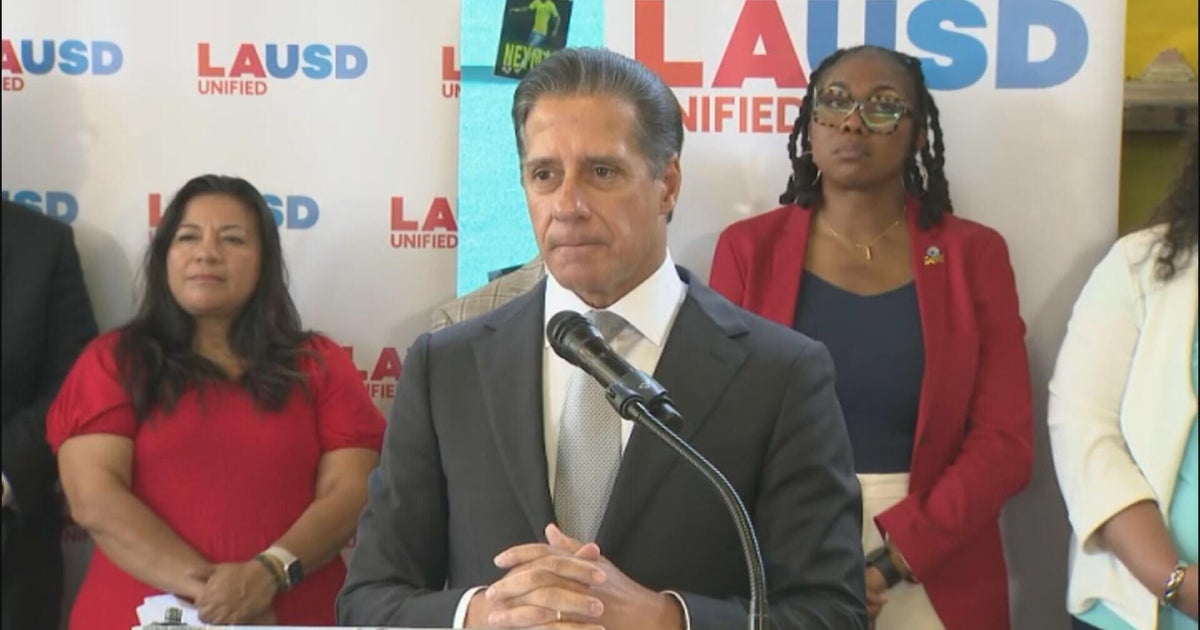 Alberto Carvalho raid centered around time as Miami-Dade County Public Schools superintendent, source says