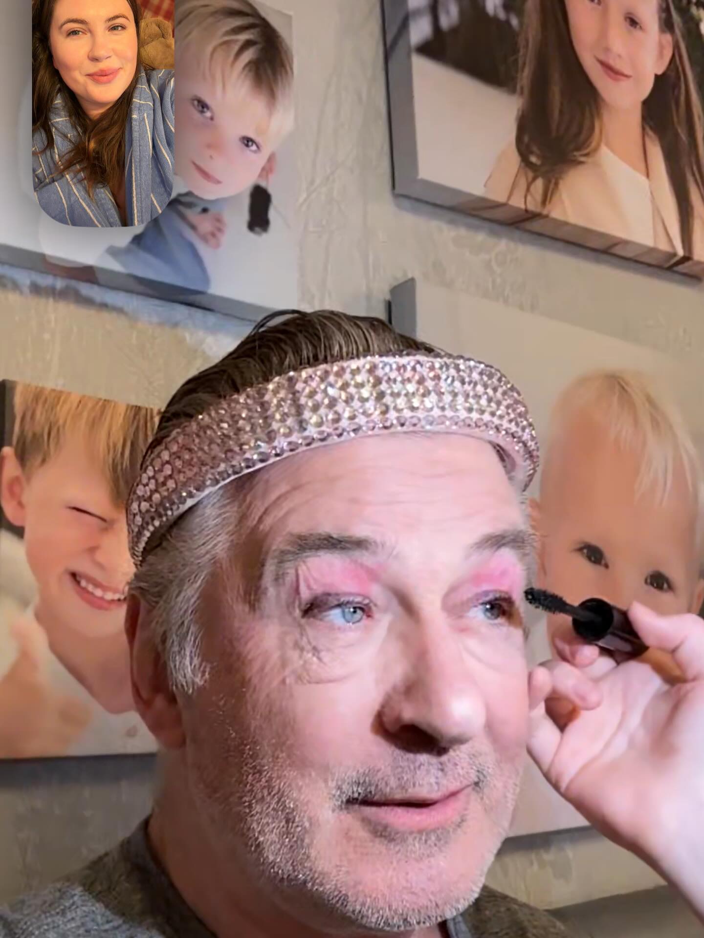 Alec Baldwin lets his daughter turn him into a "pretty, pretty princess".
