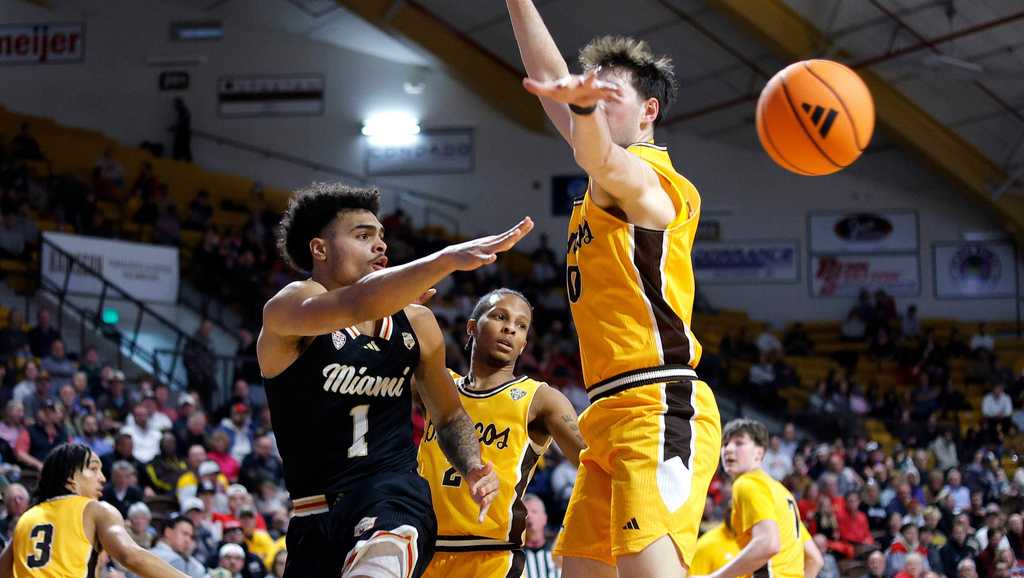 No. 21 Miami (OH) stays undefeated as last second shot sinks Western Michigan