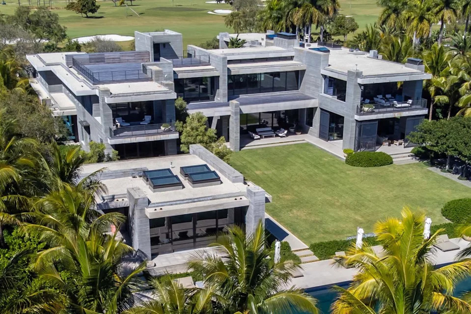 Tom Brady’s sprawling Indian Creek Island estate — the ultra-exclusive Miami enclave known as “Billionaire Bunker” — is in ready shape, marking a major milestone for the long-running post-divorce project. New York Post