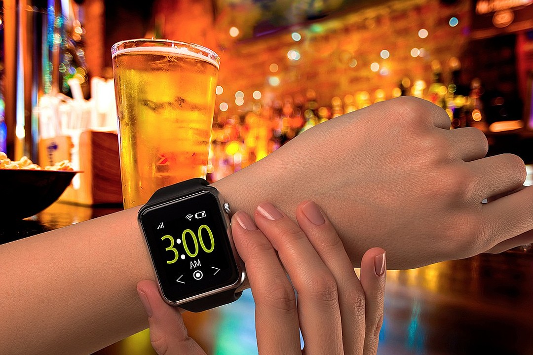 Council approves one-hour extension for some Downtown Jacksonville bars’ last call