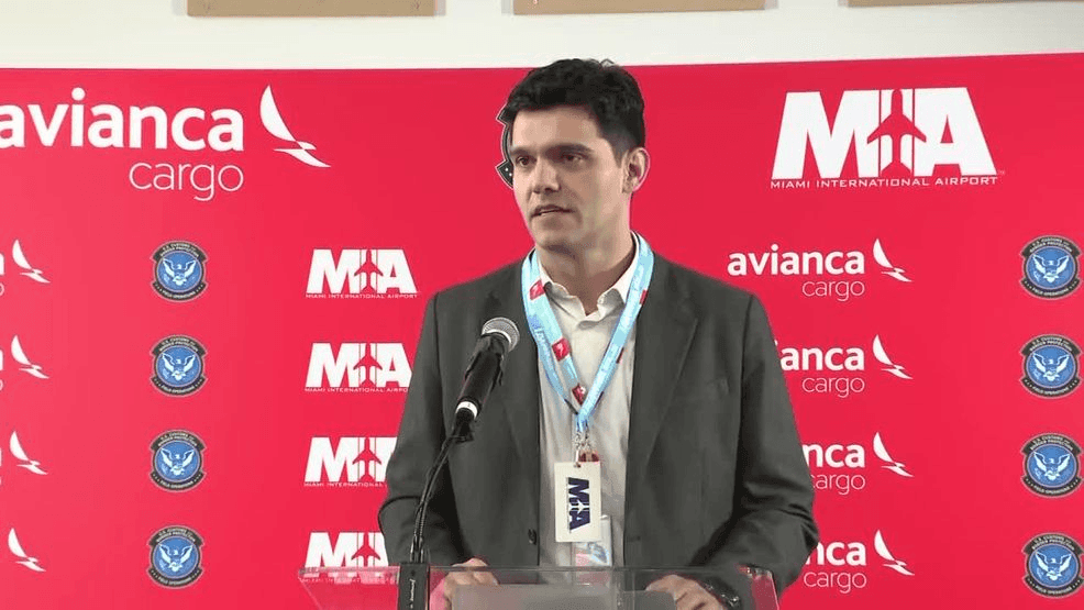 Diogo Elias, CEO of Avianca Cargo, said the process starts long before the flowers ever leave South America. (CBS Newspath | WFOR) 
