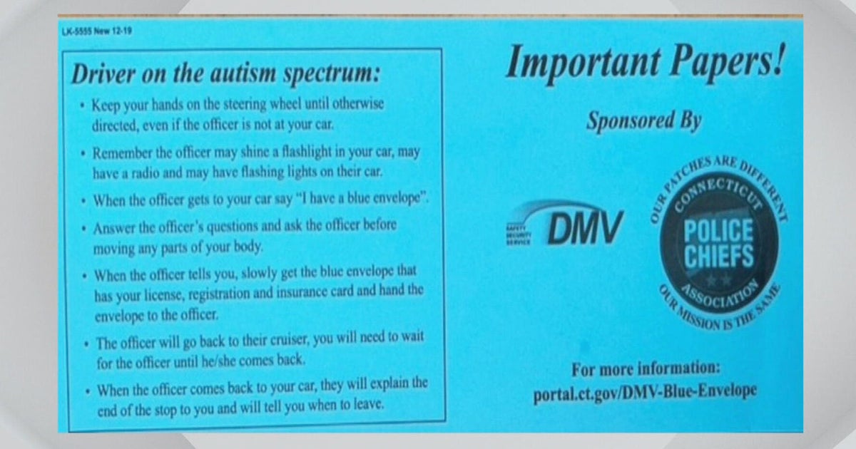 Florida considers "blue envelope" bill to aid autistic drivers during traffic stops