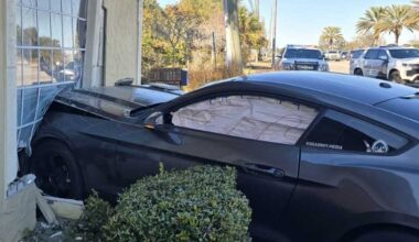 Driver injured after crashing car into Seminole County business