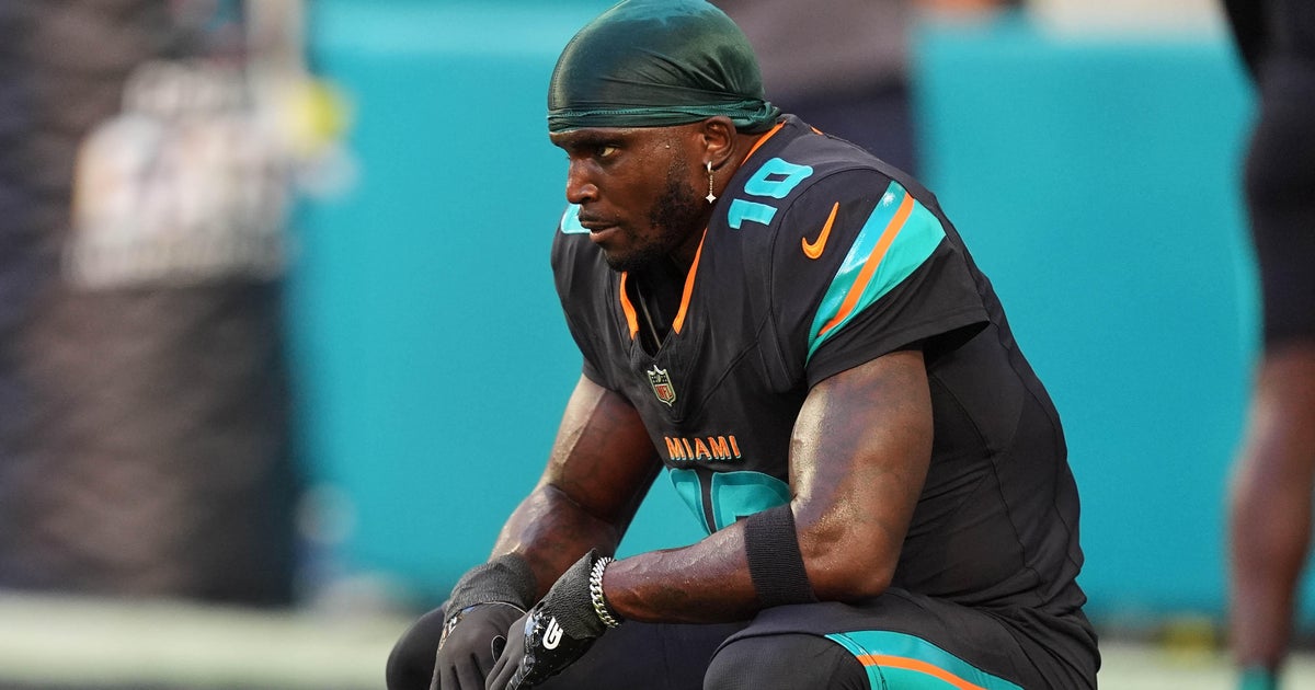 Tyreek Hill released by Miami Dolphins, sources say