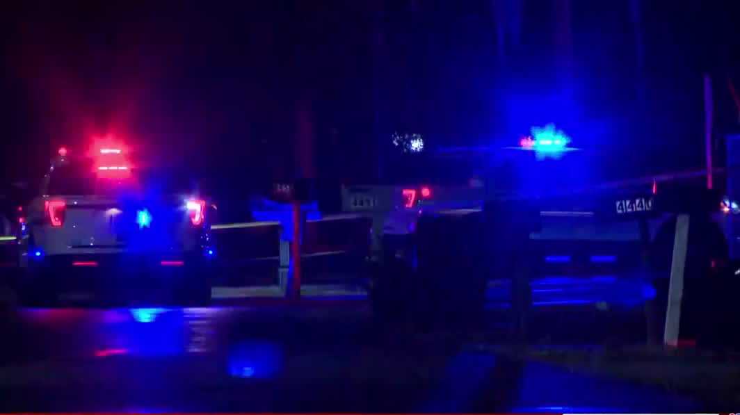 Man in his 20s shot, killed in Orange County neighborhood