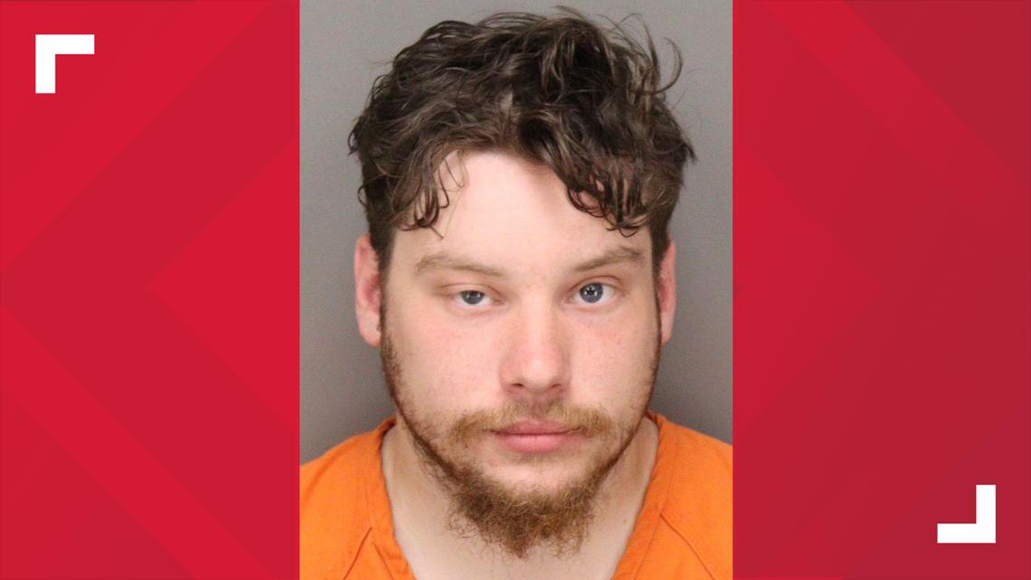 Affidavit: Man walks out on his bar tab; comes back the next day because of a forgotten phone charger