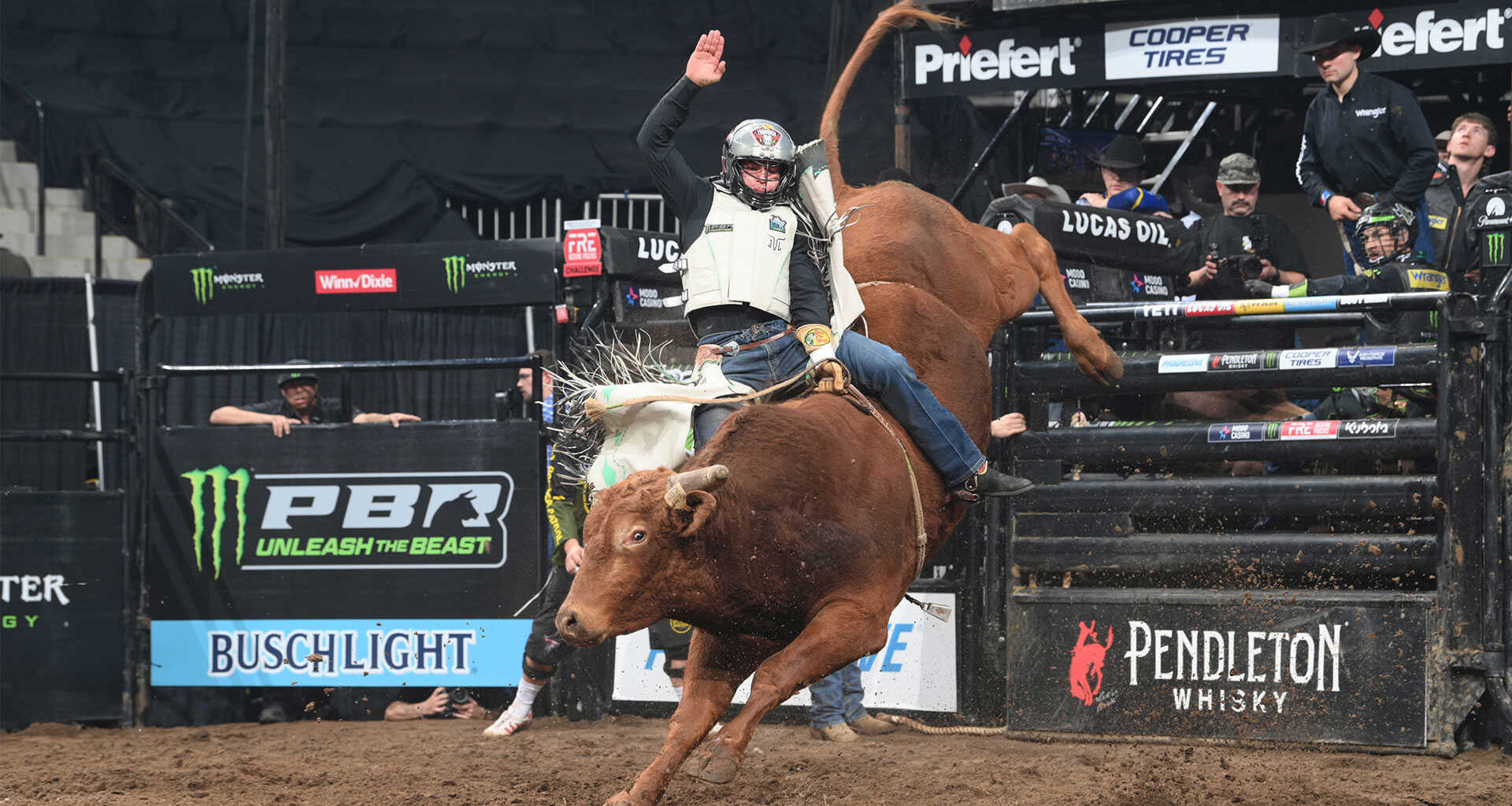 Felipe Furlan claims round one in Jacksonville with captivating ride on Elmo