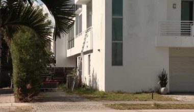 Florida man suspected of killing six people dies by suicide