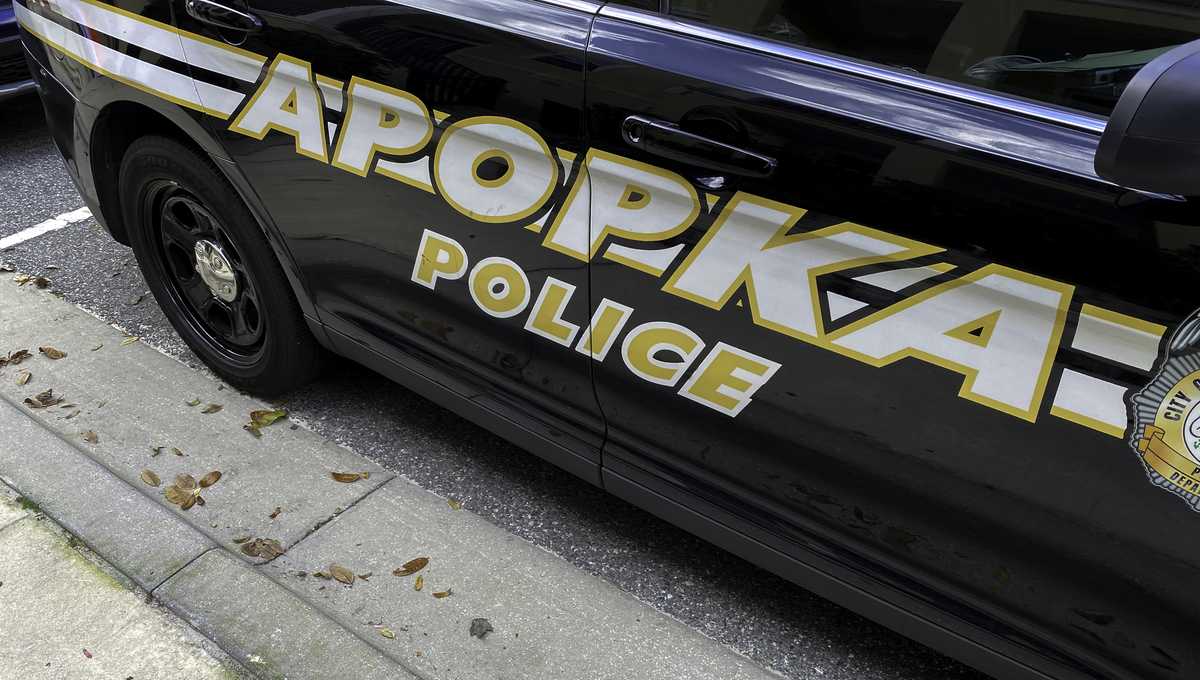 Juvenile arrested after vehicles, homes shot in Apopka, police say