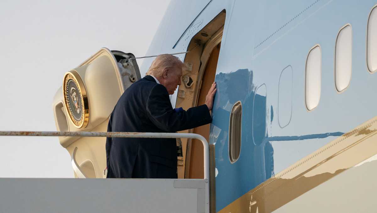 Florida lawmakers approve renaming airport after Trump