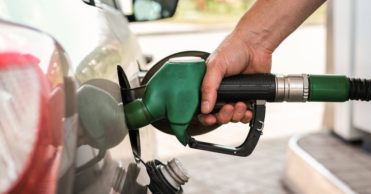 Florida Gas Prices Fall After Brief Mid-Week Spike